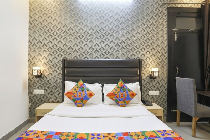 Imagen de la habitación del Hotel FabThe Diamond. Foto 19