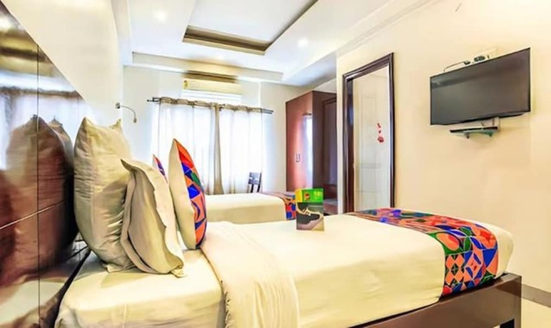 Imagen general del Hotel FabTipsyy Inn Suites. Foto 1