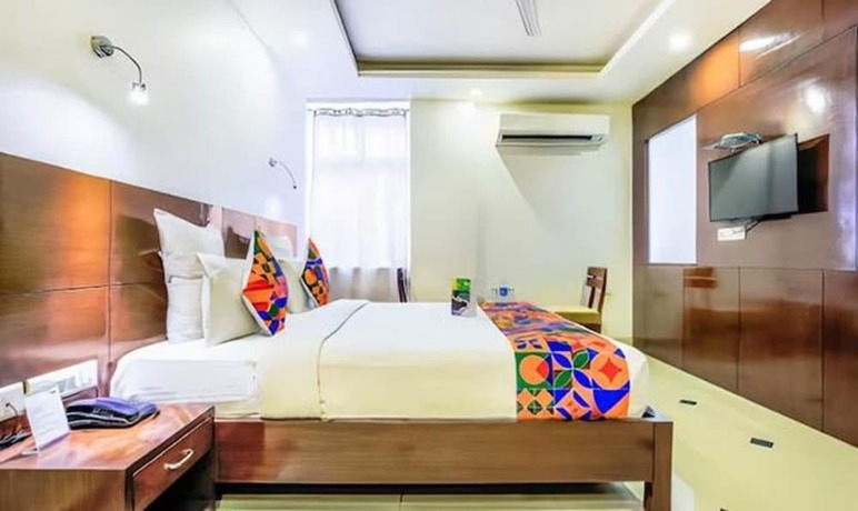 Imagen de la habitación del Hotel FabTipsyy Inn Suites. Foto 10