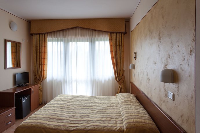 Imagen de la habitación del Hotel Fabbrini. Foto 9