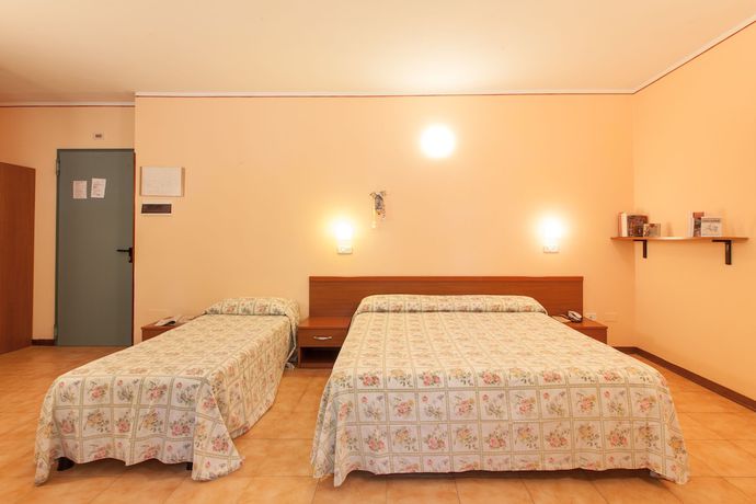 Imagen de la habitación del Hotel Fabbrini. Foto 16