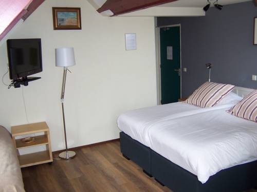 Imagen de la habitación del Hotel Faber. Foto 9