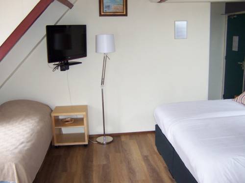 Imagen de la habitación del Hotel Faber. Foto 13