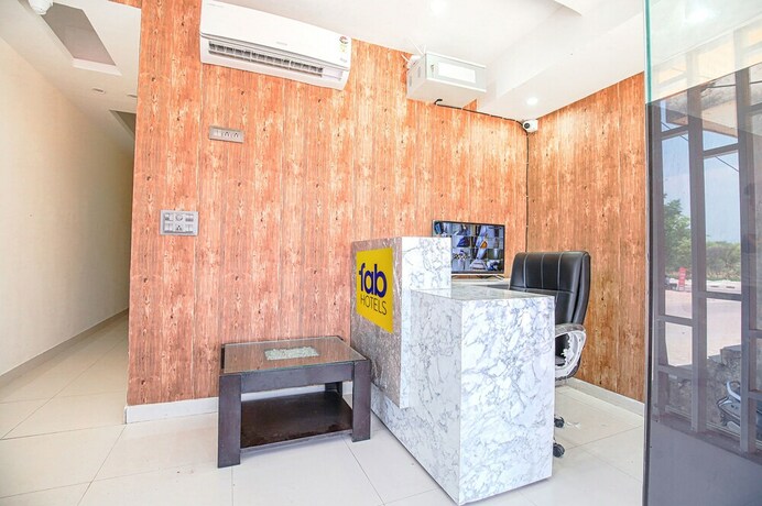 Imagen general del Hotel Fabescape Panchkula Motels. Foto 17