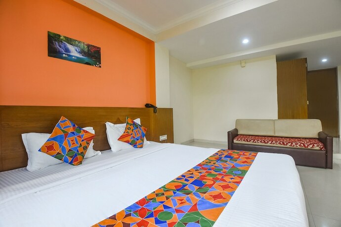 Imagen general del Hotel Fabexpress Amrut Comforts Suites. Foto 7