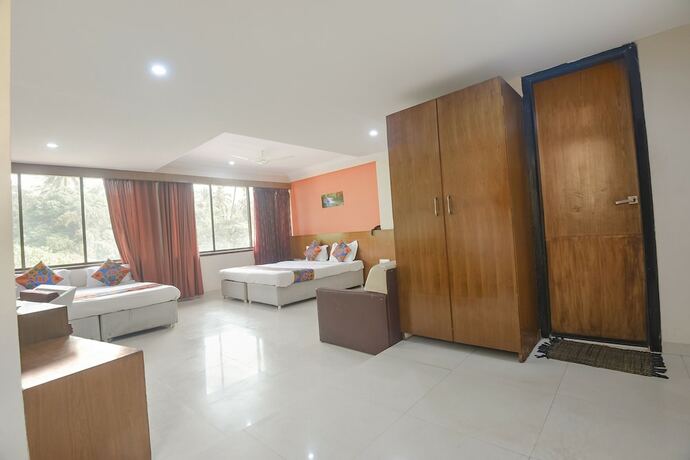 Imagen general del Hotel Fabexpress Amrut Comforts Suites. Foto 8