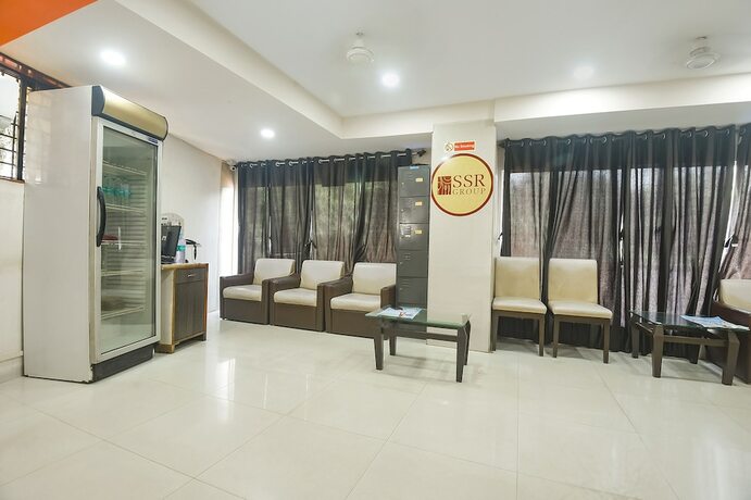 Imagen general del Hotel Fabexpress Amrut Comforts Suites. Foto 14