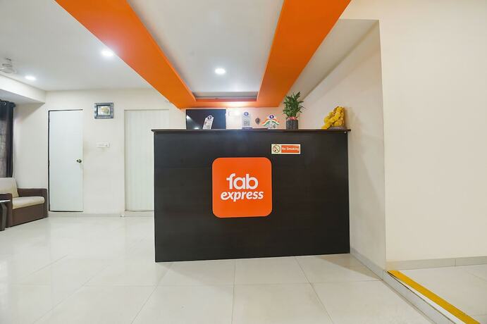 Imagen general del Hotel Fabexpress Amrut Comforts Suites. Foto 15