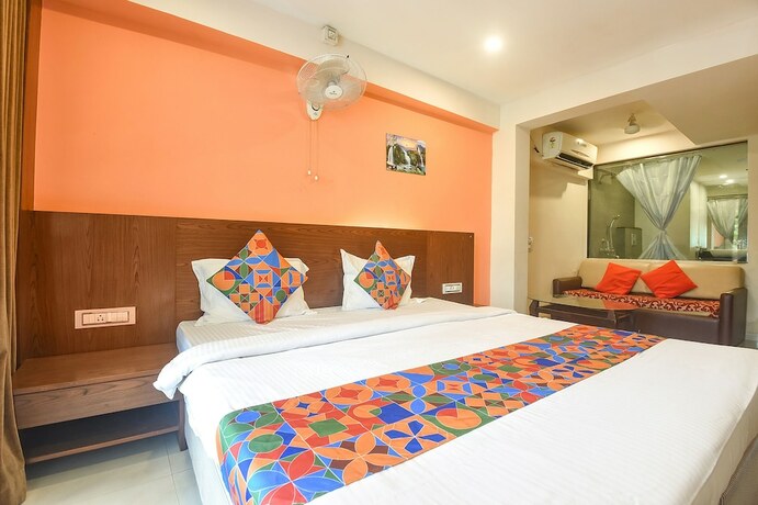 Imagen de la habitación del Hotel Fabexpress Amrut Comforts Suites. Foto 20