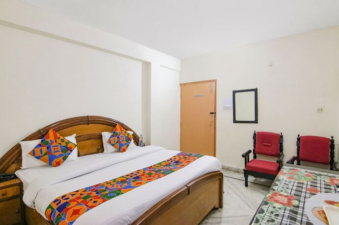 Imagen de la habitación del Hotel Fabexpress Arsh International. Foto 19