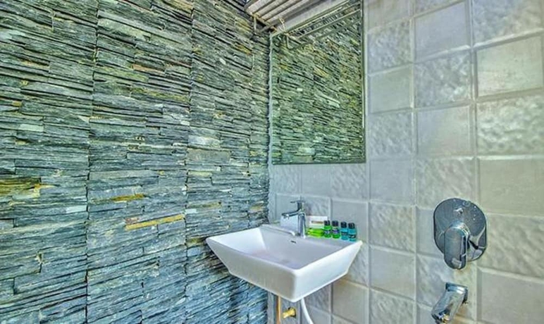 Imagen de la habitación del Hotel Fabexpress Balaji Inn. Foto 17