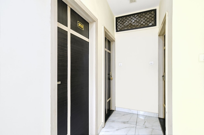 Imagen de los interiores del Hotel Fabexpress Blue Star. Foto 12