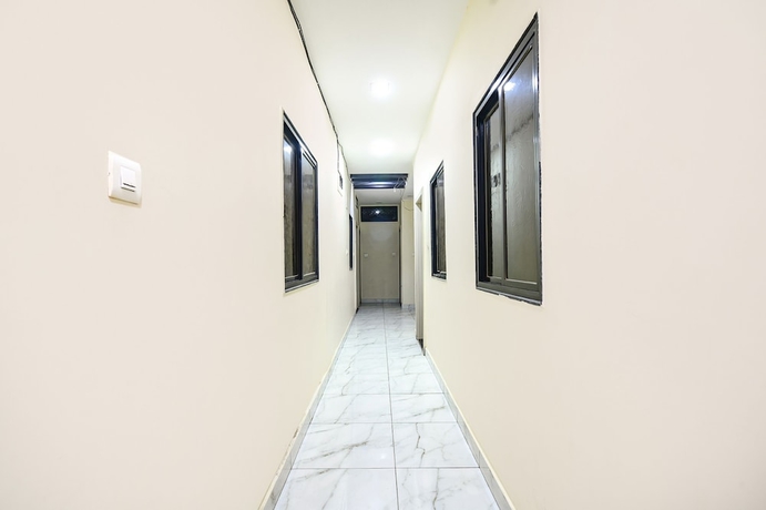 Imagen de los interiores del Hotel Fabexpress Blue Star. Foto 17