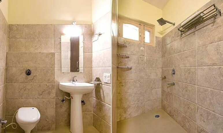 Imagen general del Hotel Fabexpress Bzoy Inn. Foto 13