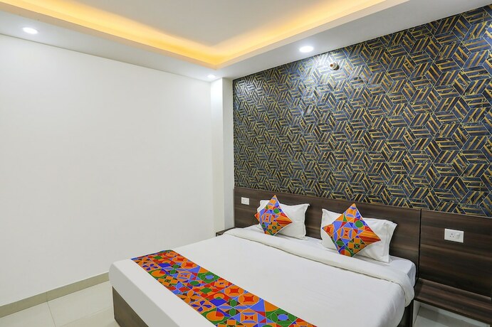 Imagen de la habitación del Hotel Fabexpress Elysian Palace. Foto 20