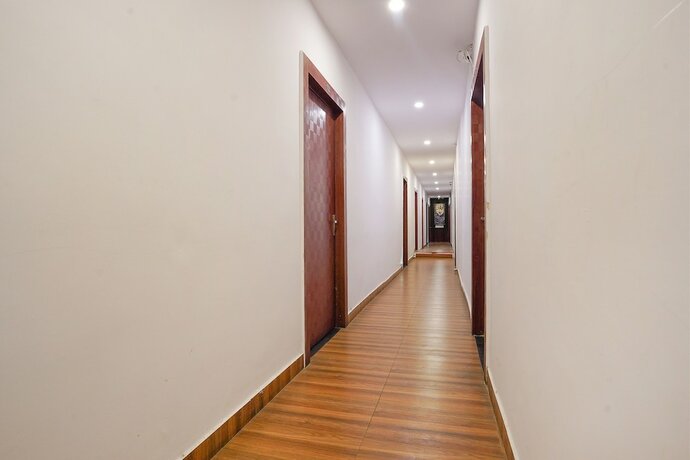 Imagen general del Hotel Fabexpress Gauri Shree. Foto 9
