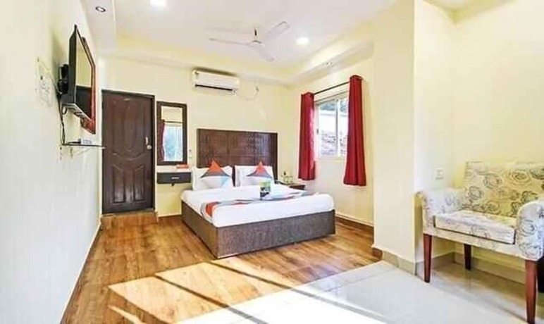 Imagen general del Hotel Fabexpress Golden Nest Deluxe. Foto 10