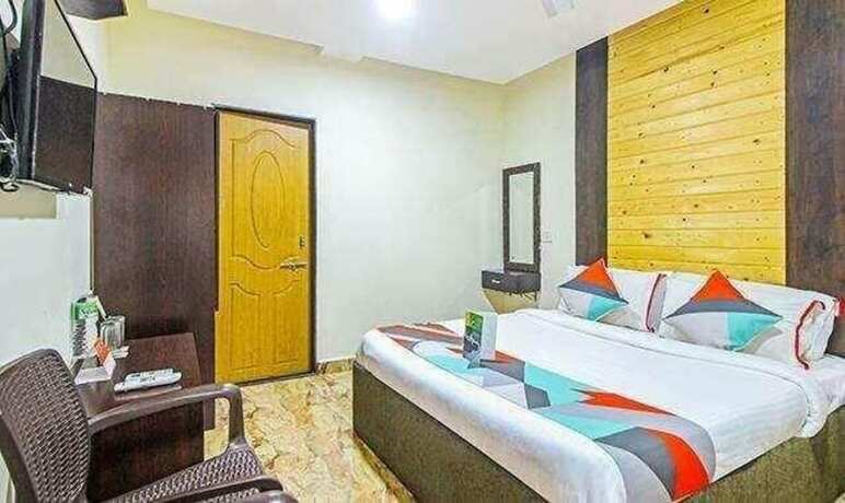 Imagen de la habitación del Hotel Fabexpress Golden Nest Deluxe. Foto 19
