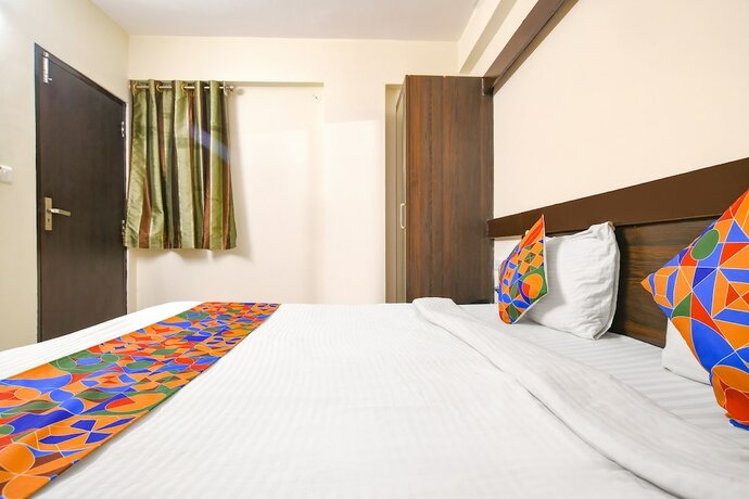 Imagen general del Hotel Fabexpress Golden Villa. Foto 12