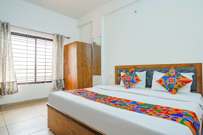 Imagen general del Hotel Fabexpress Gulmohar Grande. Foto 4