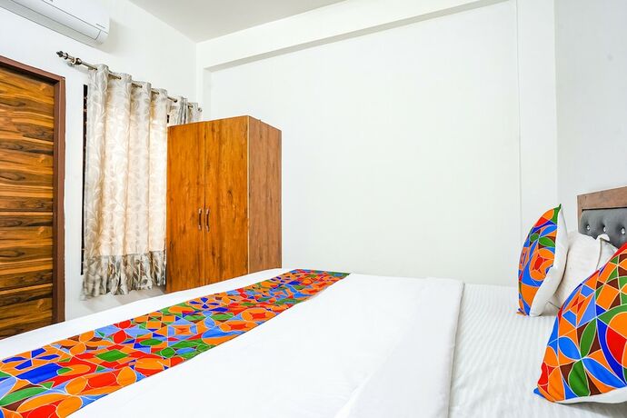 Imagen general del Hotel Fabexpress Gulmohar Grande. Foto 9