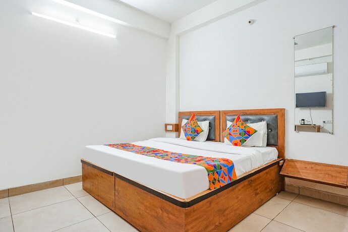 Imagen de la habitación del Hotel Fabexpress Gulmohar Grande. Foto 20