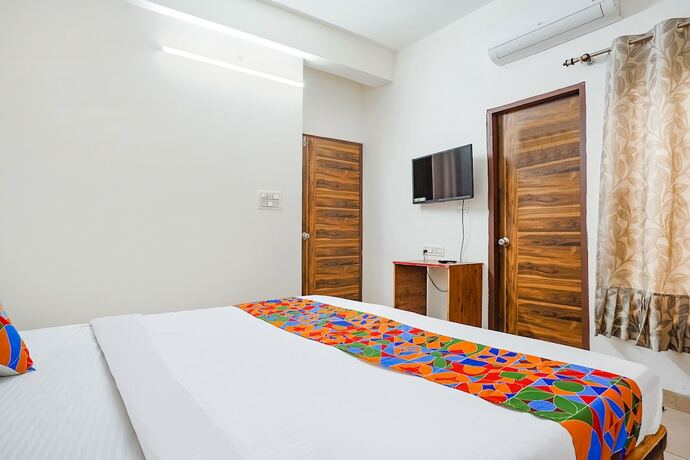 Imagen general del Hotel Fabexpress Gulmohar Grande. Foto 14