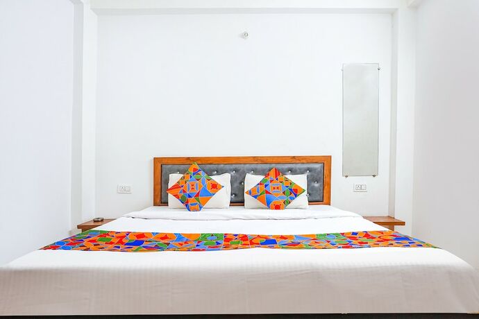 Imagen general del Hotel Fabexpress Gulmohar Grande. Foto 15