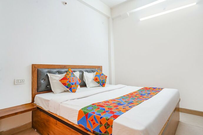 Imagen general del Hotel Fabexpress Gulmohar Grande. Foto 16