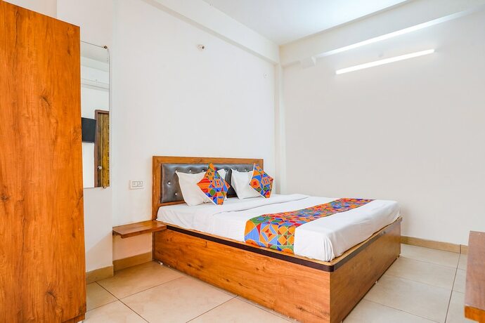 Imagen general del Hotel Fabexpress Gulmohar Grande. Foto 17