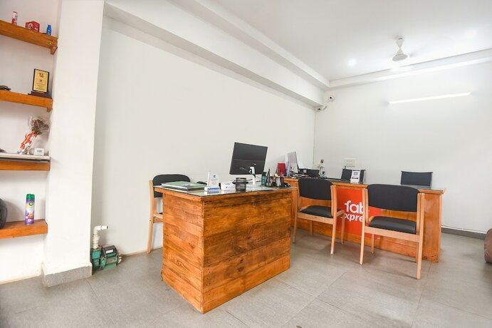 Imagen general del Hotel Fabexpress Holiday Suites. Foto 1