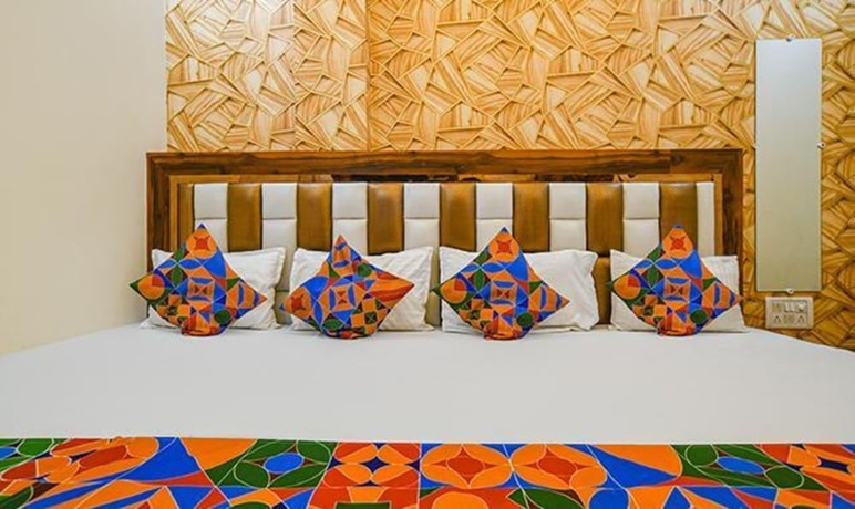 Imagen de la habitación del Hotel Fabexpress Jugnu Palace. Foto 12