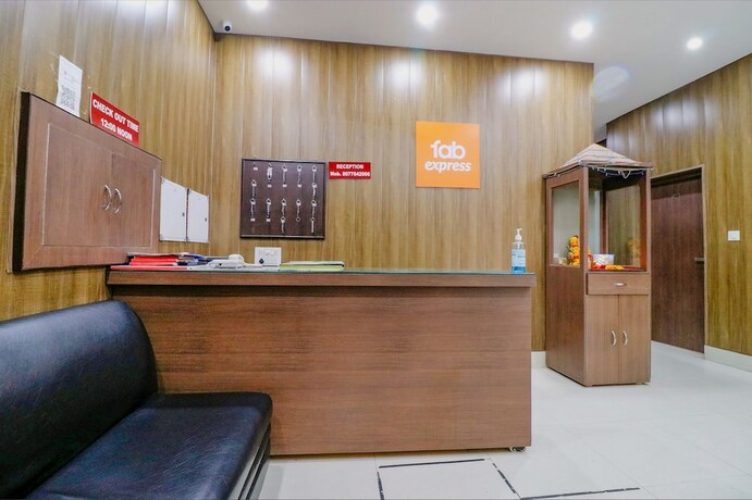 Imagen general del Hotel Fabexpress Kartikey Inn. Foto 16