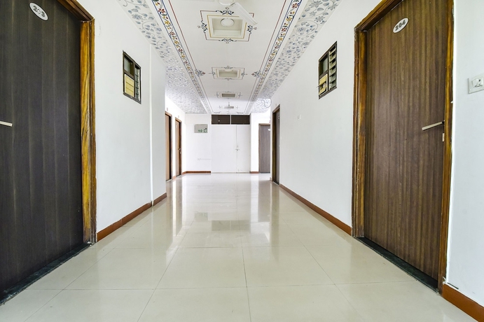 Imagen de los interiores del Hotel Fabexpress King Mansion. Foto 14