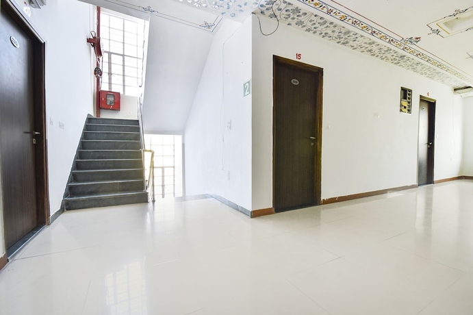 Imagen de los interiores del Hotel Fabexpress King Mansion. Foto 16