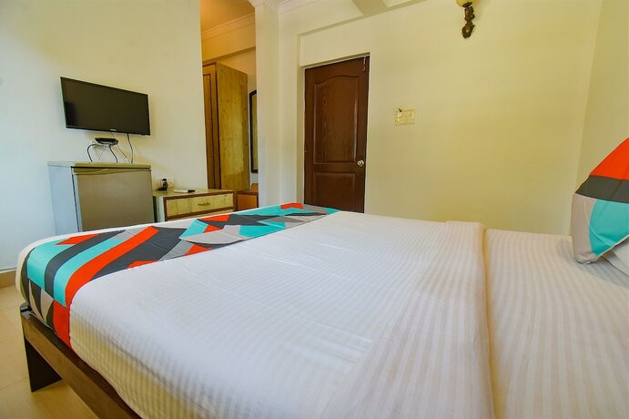 Imagen general del Hotel Fabexpress Kris Resort. Foto 6
