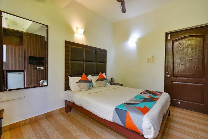 Imagen de la habitación del Hotel Fabexpress Kris Resort. Foto 19