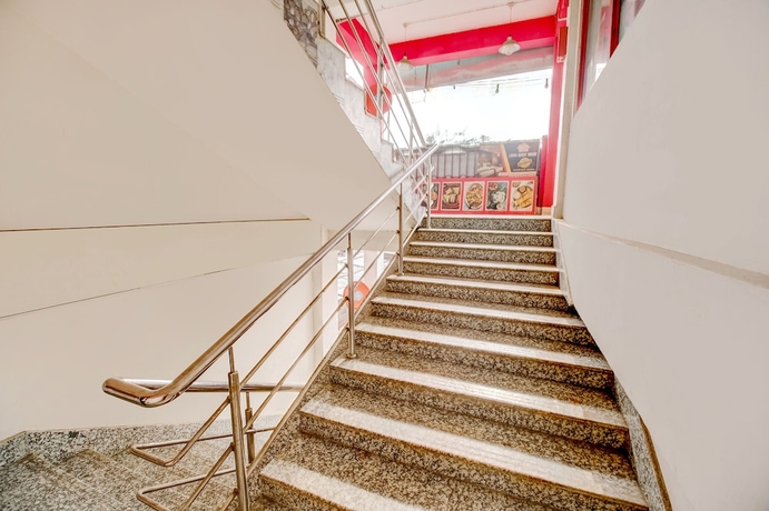 Imagen de los interiores del Hotel Fabexpress Lakhi. Foto 15
