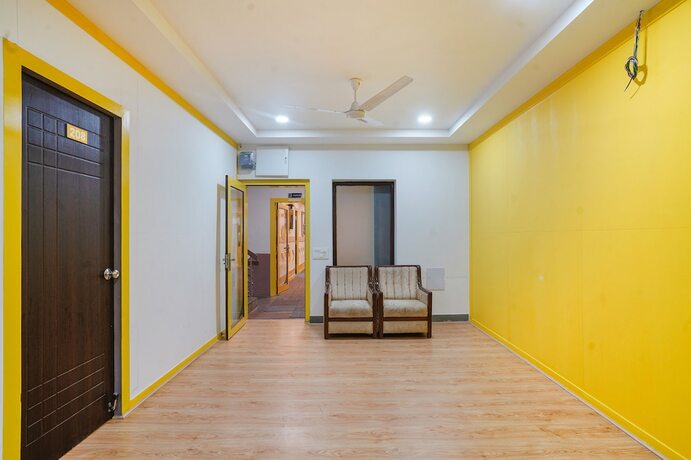 Imagen general del Hotel Fabexpress Luxury Inn. Foto 6