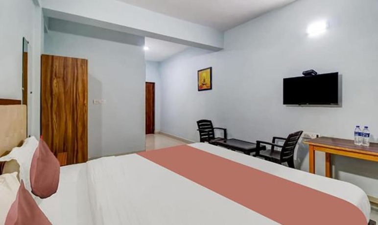 Imagen de la habitación del Hotel Fabexpress Morjim Paradise. Foto 19