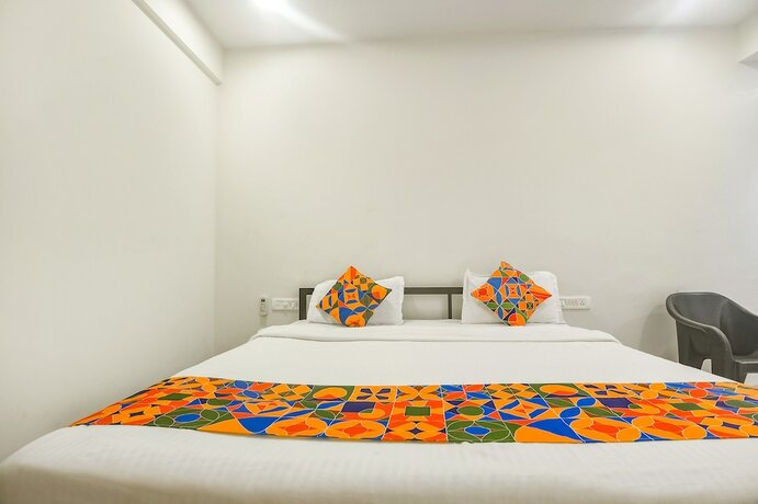 Imagen general del Hotel Fabexpress Morjim Sea Waves. Foto 7