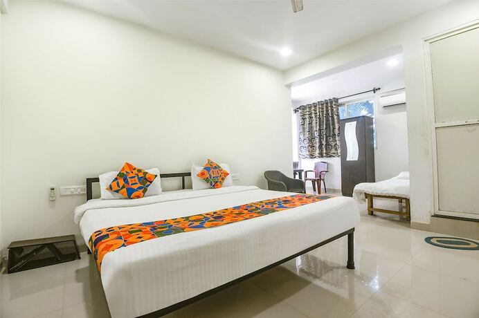 Imagen general del Hotel Fabexpress Morjim Sea Waves. Foto 9