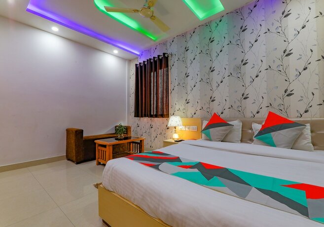 Imagen de la habitación del Hotel Fabexpress Moti Mahal. Foto 15
