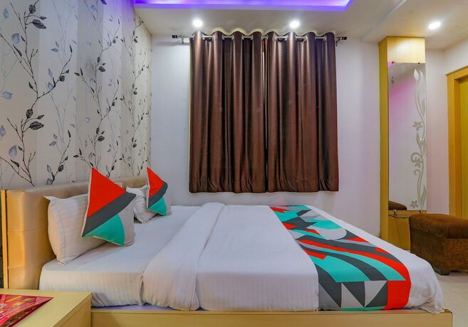 Imagen de la habitación del Hotel Fabexpress Moti Mahal. Foto 16