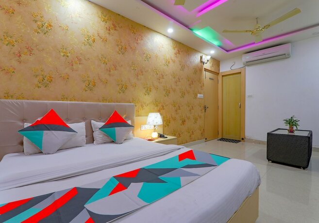 Imagen de la habitación del Hotel Fabexpress Moti Mahal. Foto 18