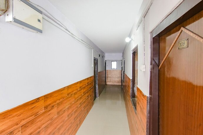 Imagen general del Hotel Fabexpress New Bharat. Foto 2