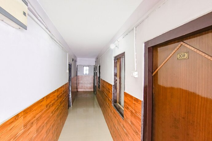 Imagen general del Hotel Fabexpress New Bharat. Foto 4