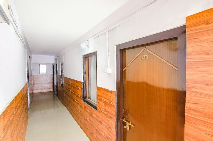 Imagen general del Hotel Fabexpress New Bharat. Foto 15