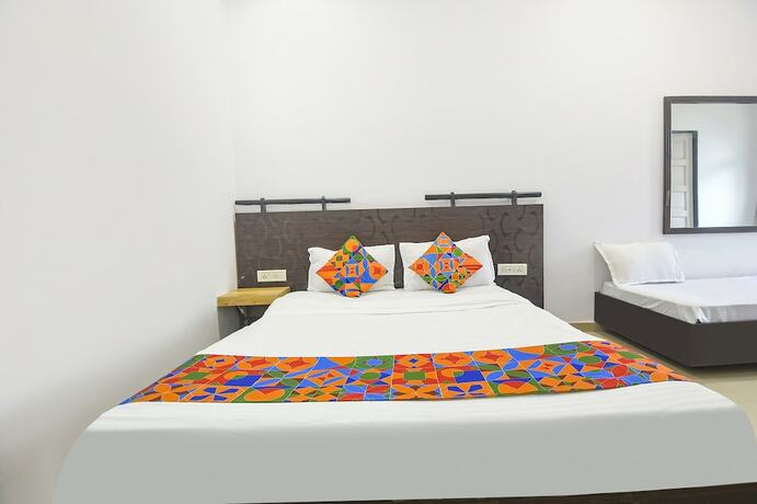 Imagen general del Hotel Fabexpress Niyati Relax Inn. Foto 8