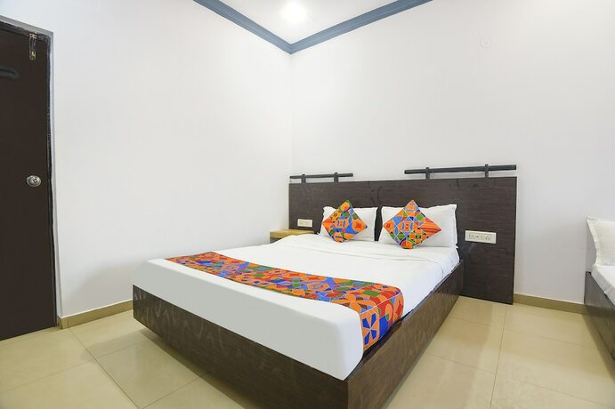 Imagen general del Hotel Fabexpress Niyati Relax Inn. Foto 12